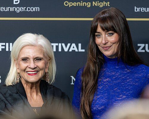 Dakota Johnson y Robert Pattinson: Estrellas de las películas más esperadas en Venecia
