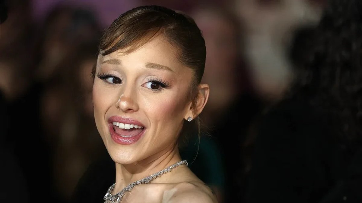 Ariana Grande pide retirar su tema tras ser usada por el equipo de Trump contra mujeres trans