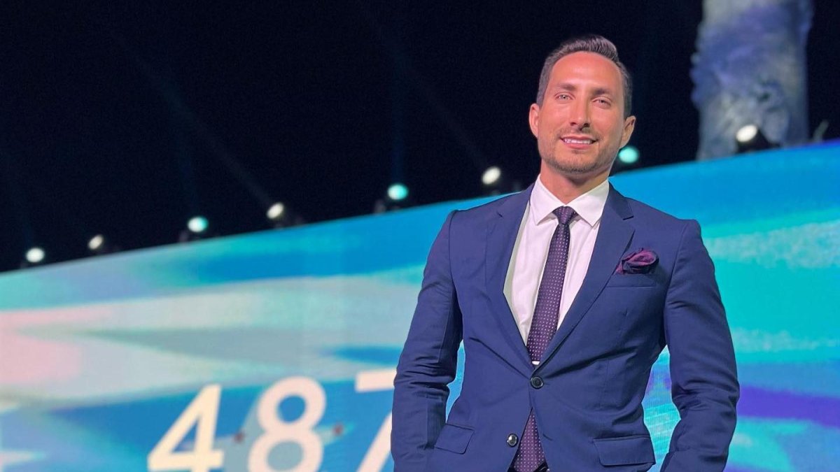 Eduardo Andrade celebra 10 años liderando el Reina de Guayaquil y sueña con la escena internacional