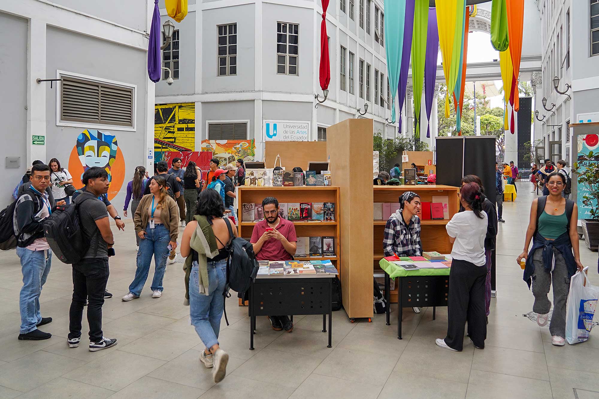 Libre Libro 2026: Guayaquil apuesta por el futuro editorial con clínica de poesía