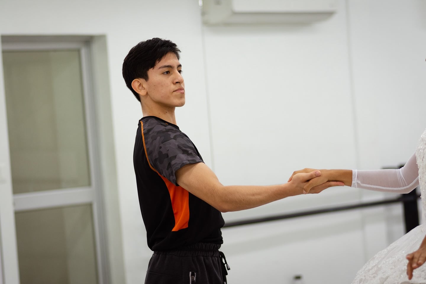 Pedro Cabrera brilla en el Prix Osipova y se clasifica a la final en Londres