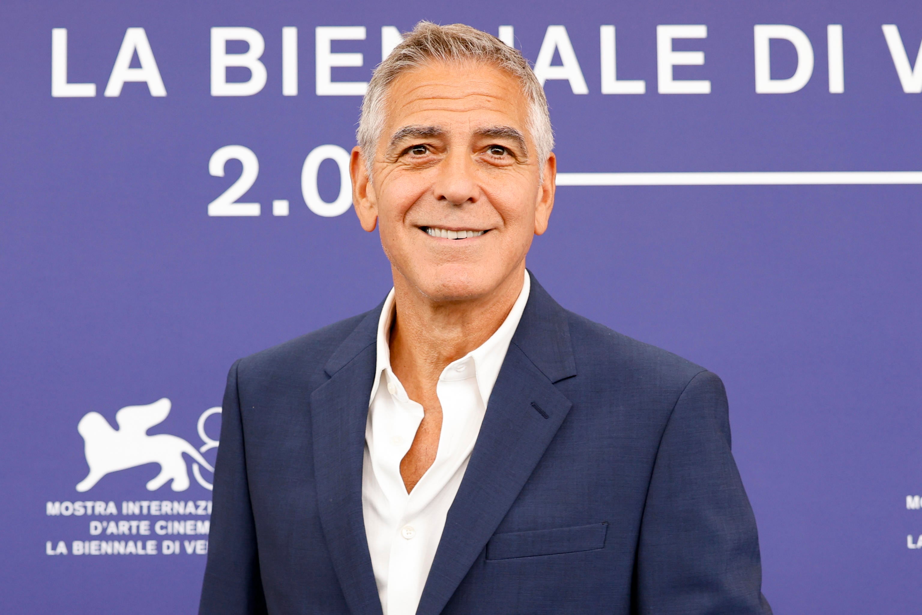 Venecia abre sus puertas con tributo a Clooney y fuerte agenda política